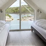 8 Person In Urangsvag * Ervik (Urangsvag)